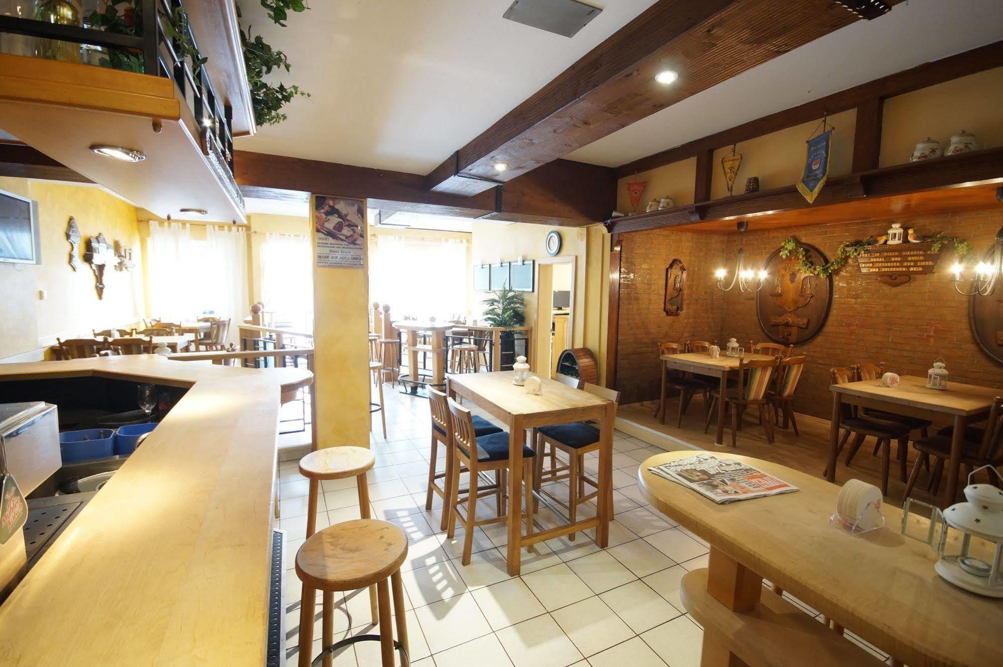 祖姆阿尔滕酒店 克尔彭 外观 照片
