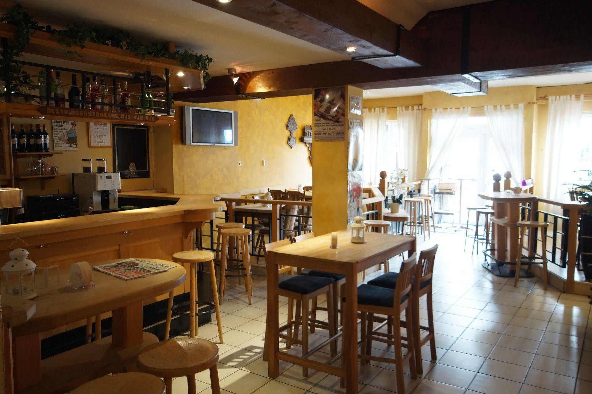 祖姆阿尔滕酒店 克尔彭 外观 照片